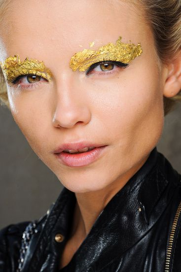 Метален поглед