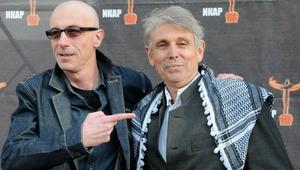 Конкуренти и на сцената