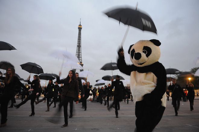 Париж на тъмно