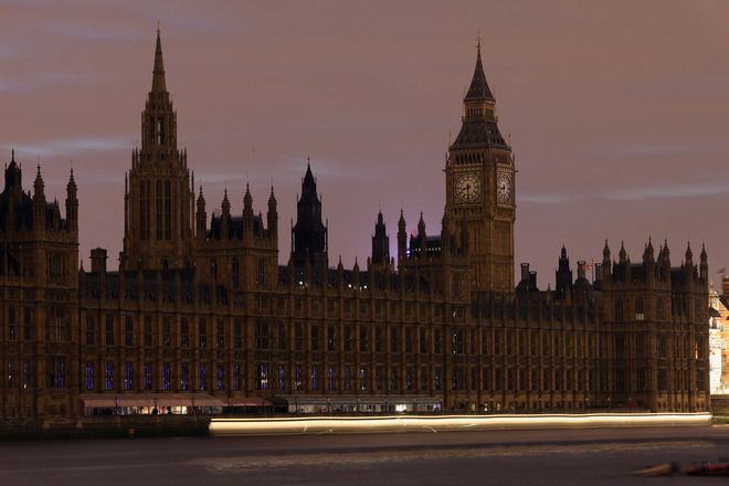 Парламентът на тъмно