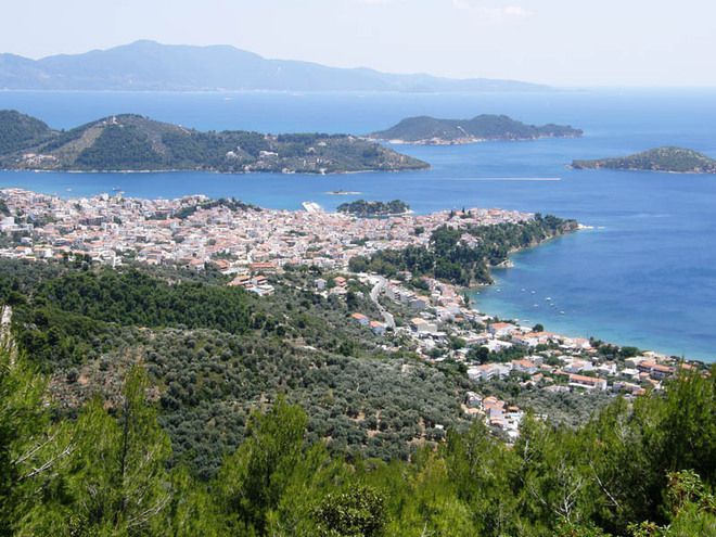 Изглед от остров Скиатос