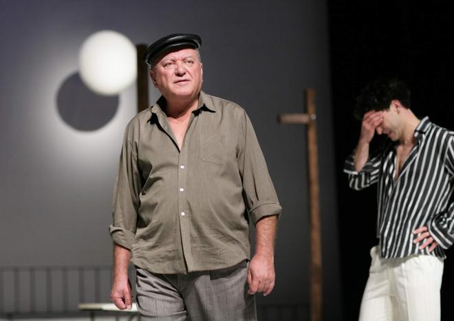 Илия Раев на сцената