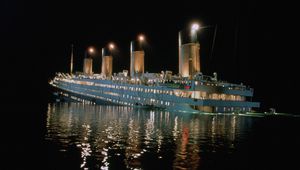 "Титаник" потъва