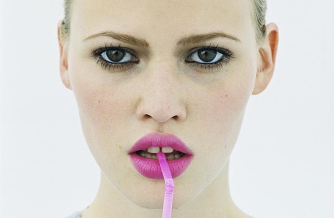 Студентите, които влизат в изпитната зала заедно с бутилка вода, получават по-добри оценки, показа проучване.