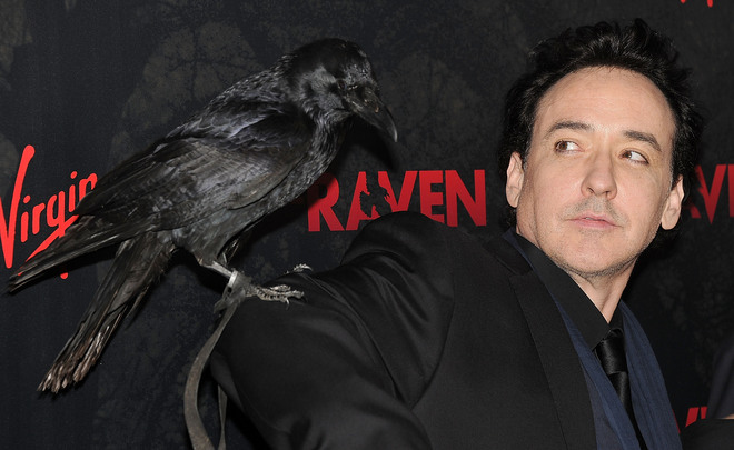 Джон Кюсак и Гарванът