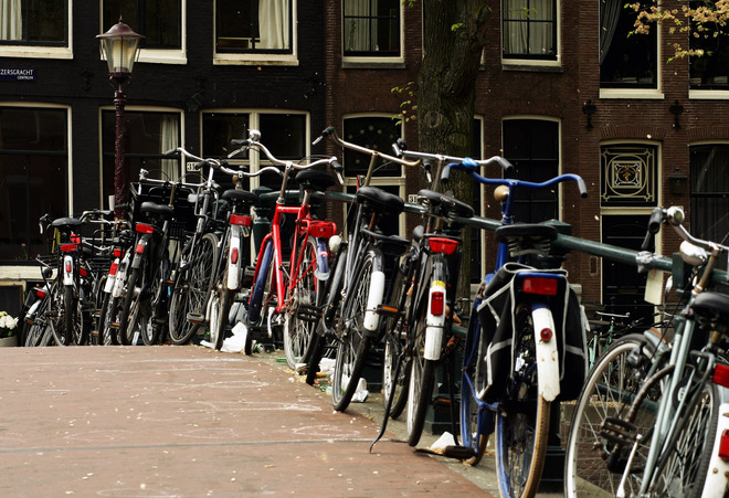 Паркирани велосипеди