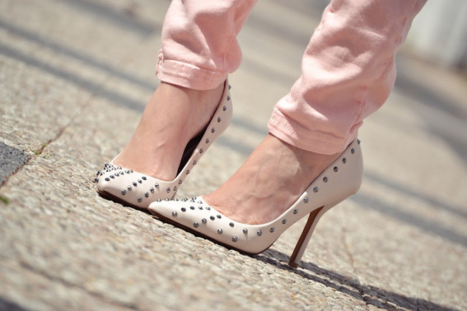 Дебелеем от високите токчета