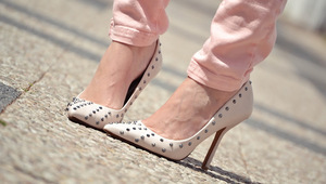 Дебелеем от високите токчета