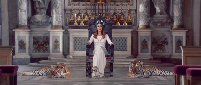 Лана с венец и тигри