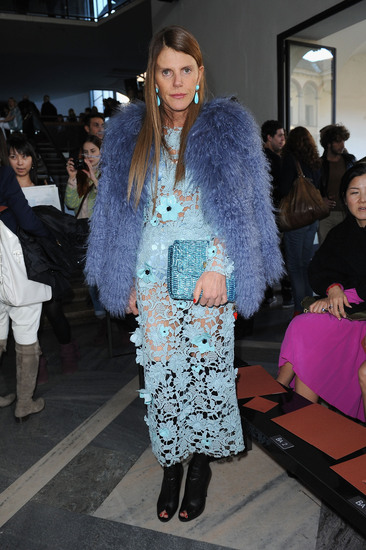 Ана Дело Русо в синьо