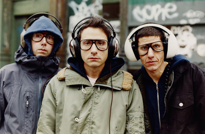 Почина Адам Яуч от Baestie Boys