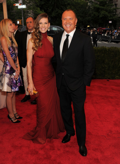 Хилари Суонк и Майкъл Корс