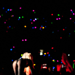 Гага в гръб на сцената