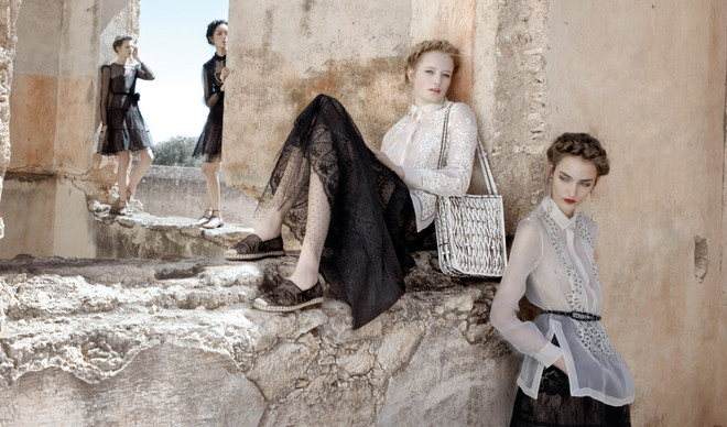 Дантелени еспадрили от Valentino