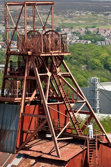 Олимпийският огън в мините на Уелс