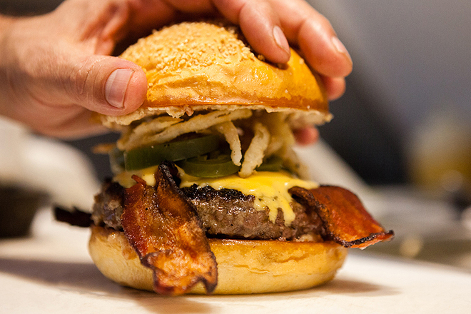 Хамбургерите ни депресират