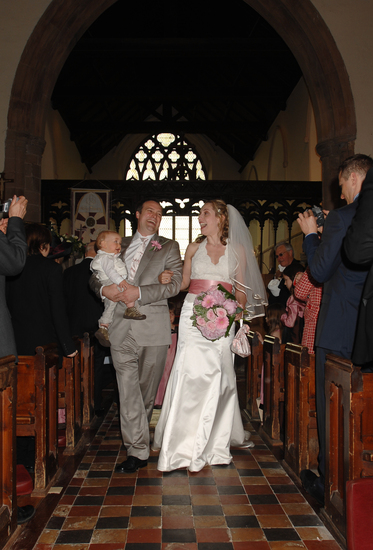 ВИП сватби: Младоженец, булка и бебе