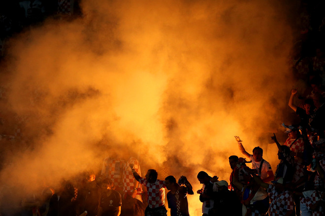 Евро 2012: Хърватската агитка в дим