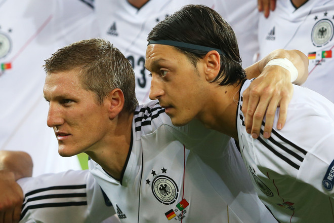 Евро 2012: Швайнщайгер и Йозил