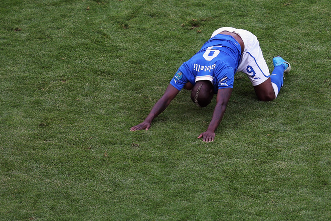 Евро 2012: Марио Балотели срещу Испания