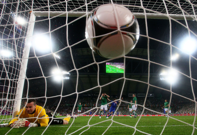 Евро 2012: Топка във вратата