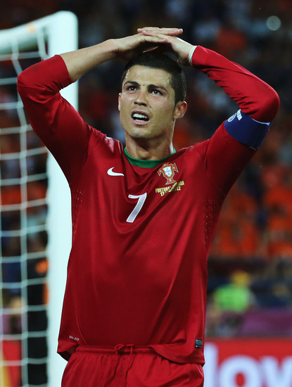 Евро 2012: Кристиано Роналдо срещу Холандия
