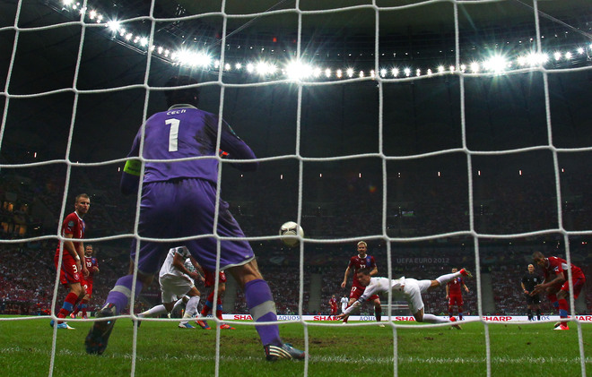 Евро 2012: Роналдо срещу чешката врата