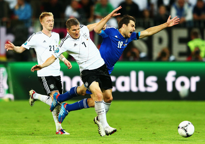 Евро 2012: Швайнщайгер срещу Папастатопулос