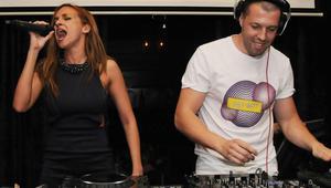 Алекс Раева и диджей Дончо зад пулта