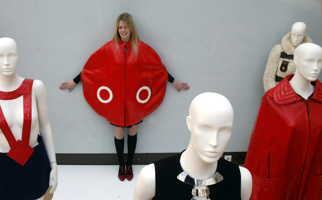 Модел на Пиер Карден на търг