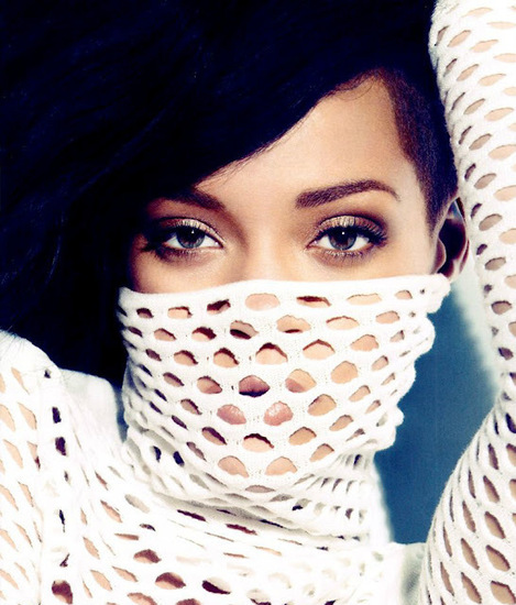 Риана за Harpar's Bazaar (4)