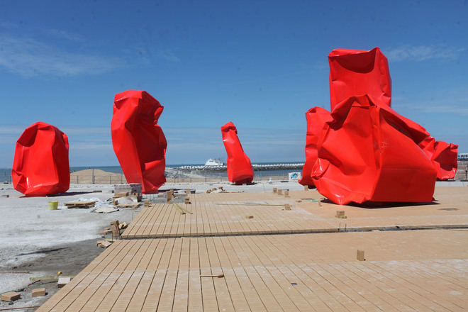 Скулптури край плажа в Остенде