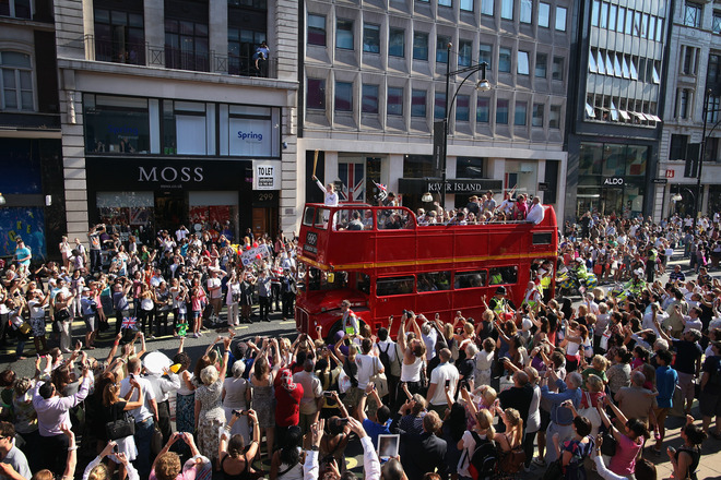 Олимпийският огън по Оксфорд стрийт