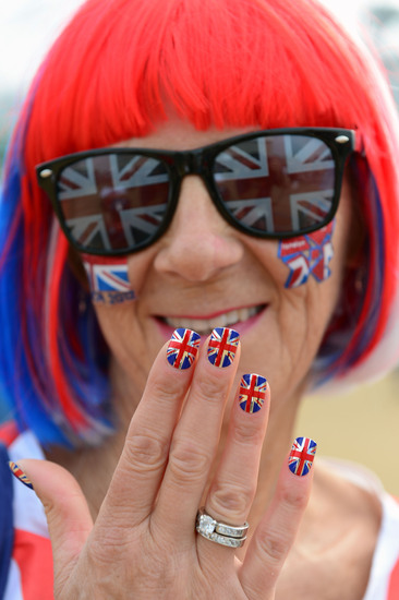Британка до върха на ноктите