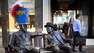 Новите шапки на Чърчил и Рузвелт