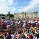 Лондон 2012: Колоездачи край двореца