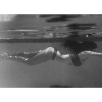 Ким Кардашиян се снима под вода