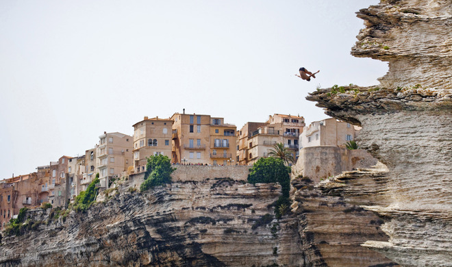 Скокове от скали във Франция