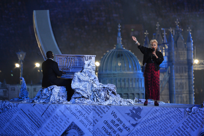 Емели Санде на прощалния купон за Лондон 2012