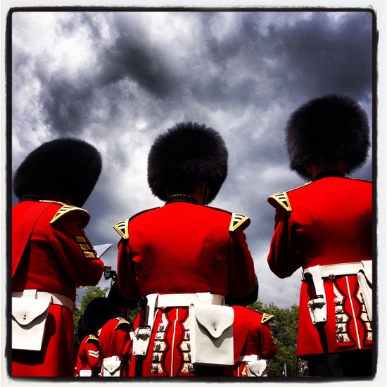 Instagram кадри от Лондон: Гвардейци