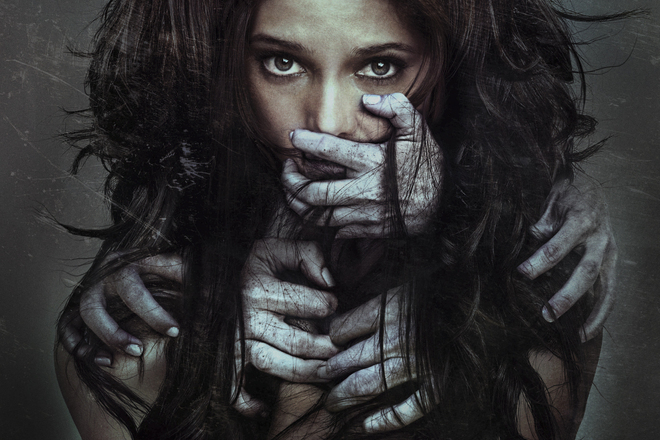 Ashli griyn na plakata za the apparition