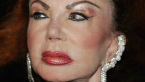 Джаки Сталоун в едър план