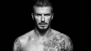 Дейвид Бекъм само по бельо