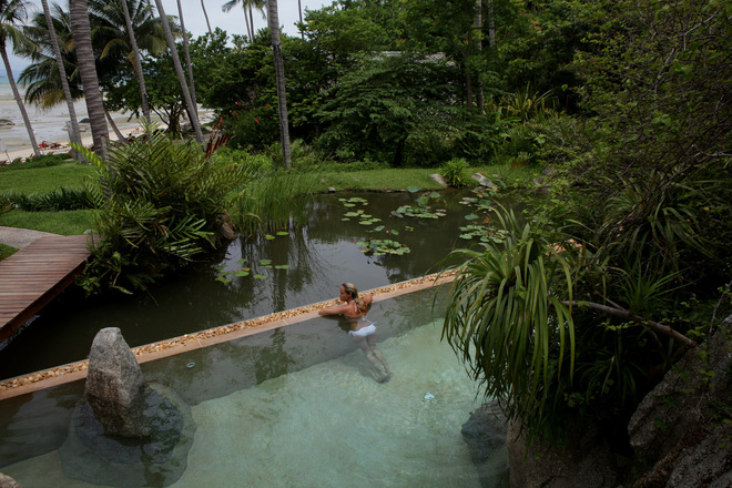 Тайланд: Басейн с изглед към плажа