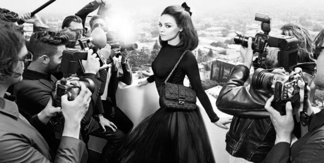 Мила рекламира аксесоарите на Dior