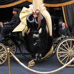 Лейди Гага пристига в каляска
