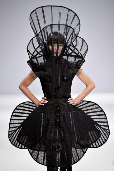 Мода от Лондон, пролет-лято 2013: Pam Hogg