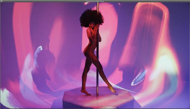 Шанел Иман прави моден стриптийз