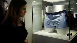 Продават банския на Джеймс Бонд