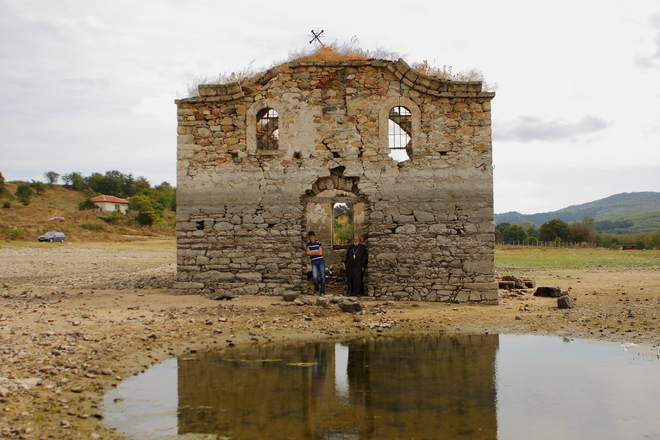 "Слънчево", реж. Илия Костов